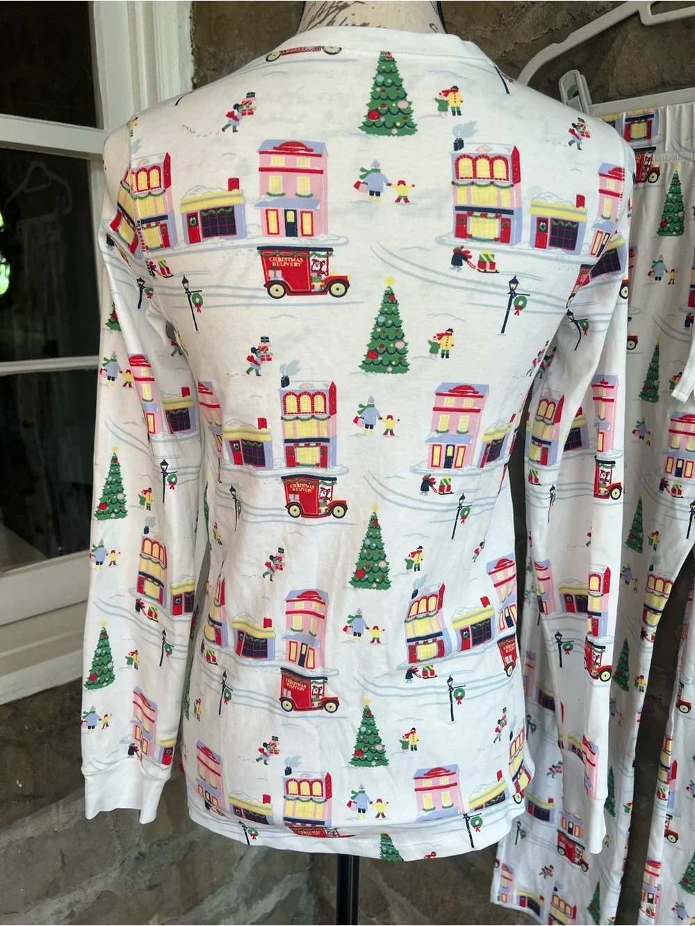 NWT TBBC size XS Coastal Living  Christmas lounge set in Merry Little Main print